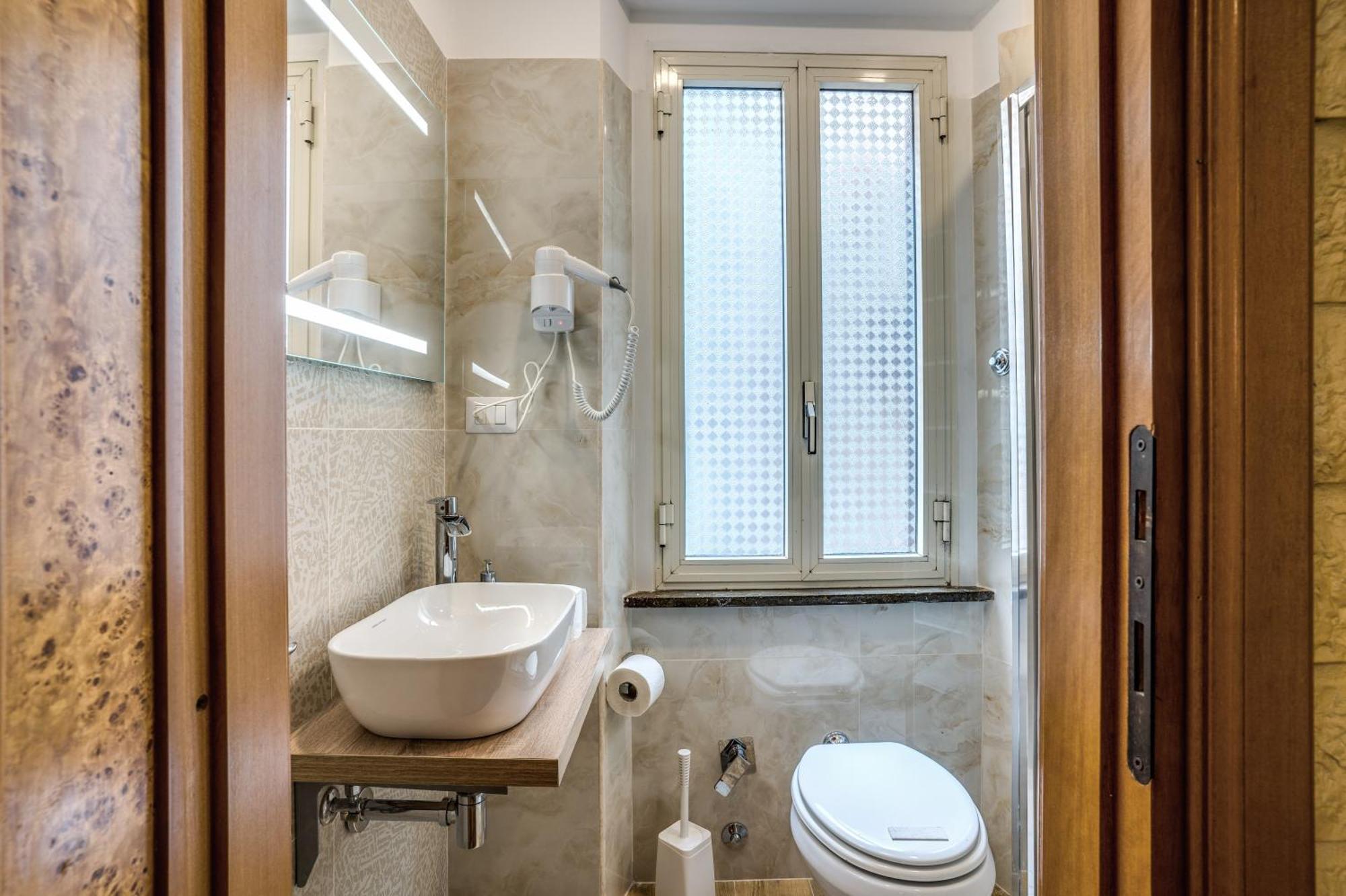Fontana di Trevi Charming Apartment CIR 15280 Roma Esterno foto