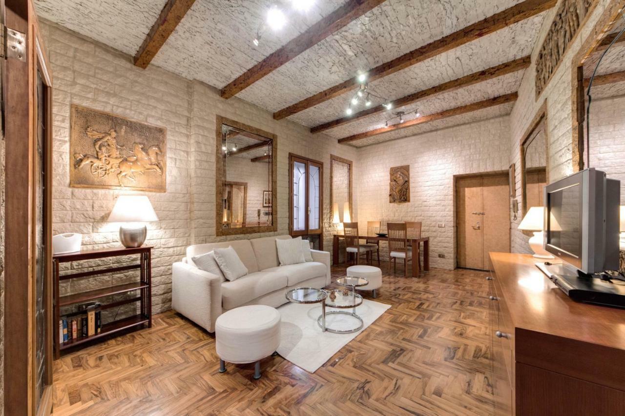 Fontana di Trevi Charming Apartment CIR 15280 Roma Esterno foto